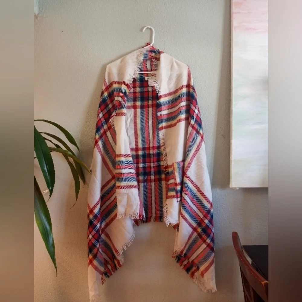 Grace and Lace poncho with pockets